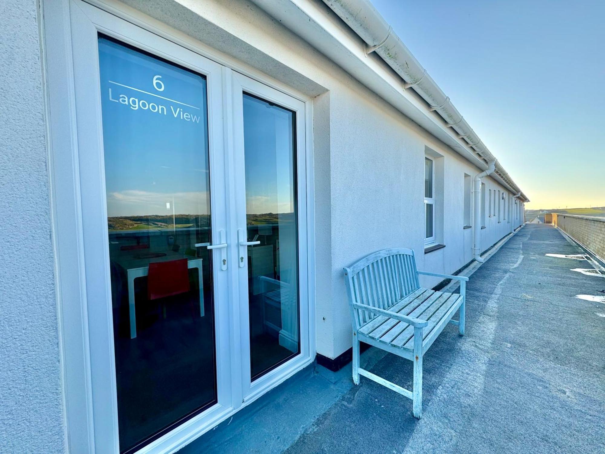 Lagoon View - Sea View- Pet Friendly - 2 Bed Apt - En-Suite Trearddur Exterior photo
