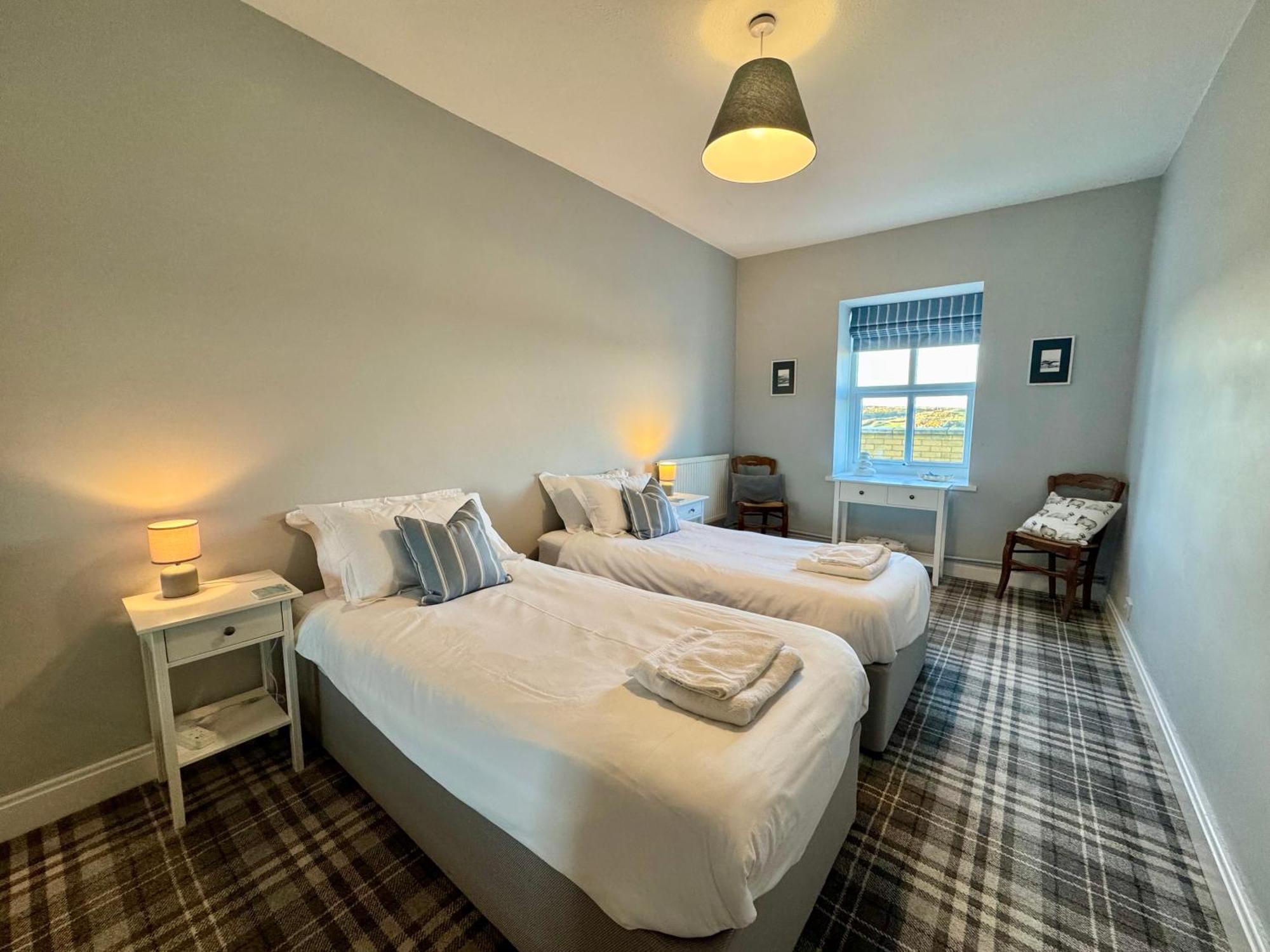 Lagoon View - Sea View- Pet Friendly - 2 Bed Apt - En-Suite Trearddur Exterior photo