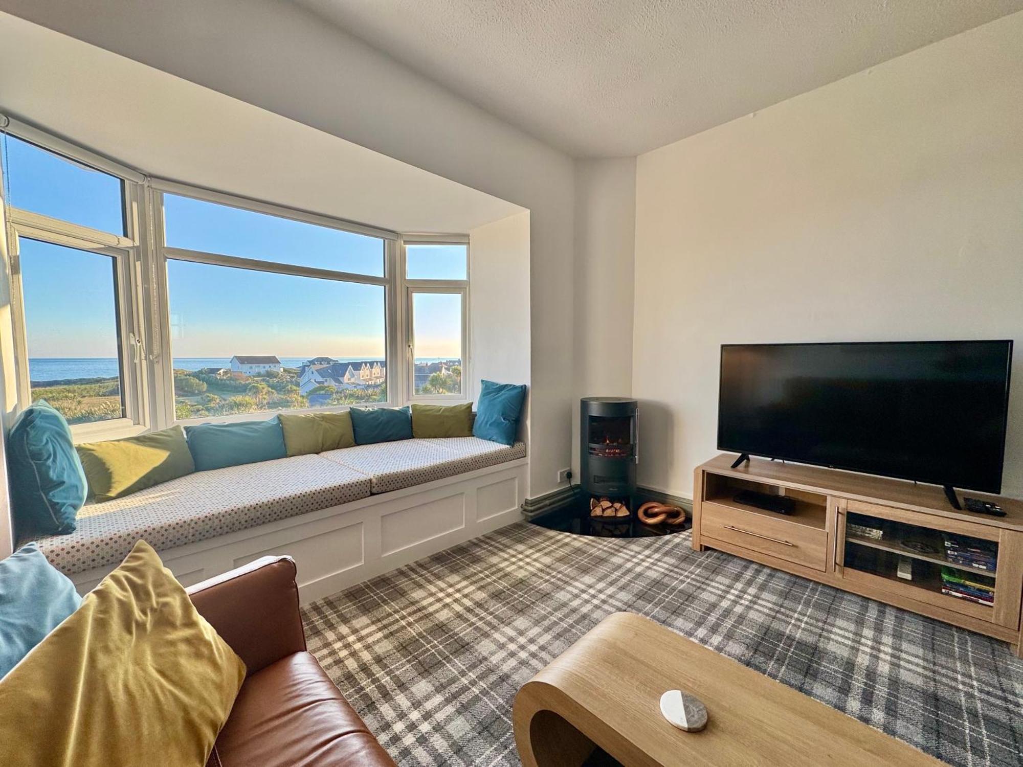 Lagoon View - Sea View- Pet Friendly - 2 Bed Apt - En-Suite Trearddur Exterior photo