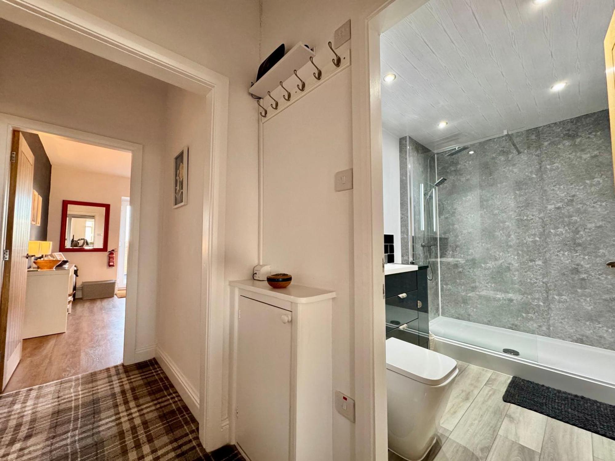 Lagoon View - Sea View- Pet Friendly - 2 Bed Apt - En-Suite Trearddur Exterior photo